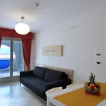 Sunny Flat With A Generous Terrace 公寓 比比翁