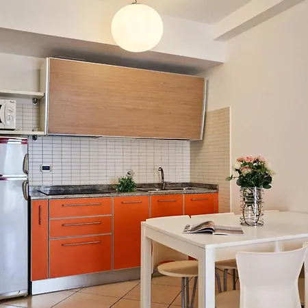 Sunny Flat With A Generous Terrace * Бибионе