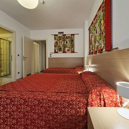 Апартаменты Sunny Flat With A Generous Terrace *