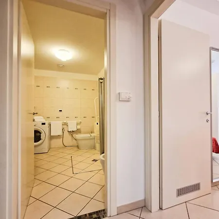 Апартаменты Sunny Flat With A Generous Terrace