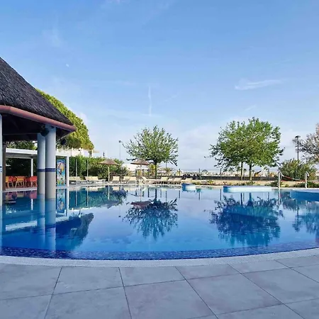 Апартаменты Sunny Flat With A Generous Terrace