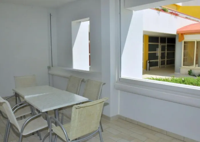 Appartamento Sunny Flat With A Generous Terrace